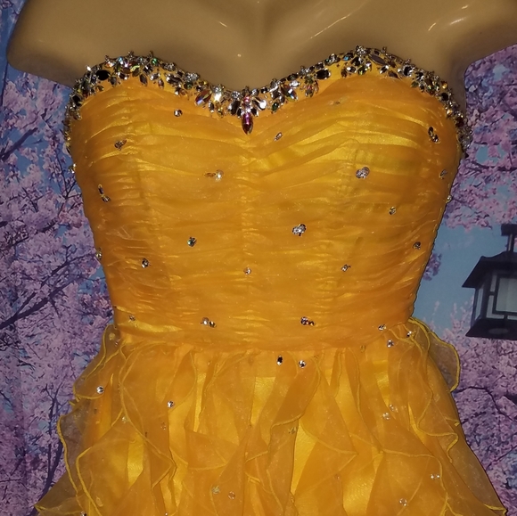 ๐ Mori Lee Sweetheart Party Jeweled Dress Size 1/2 Yellow ๐ - Picture 3 of 14
